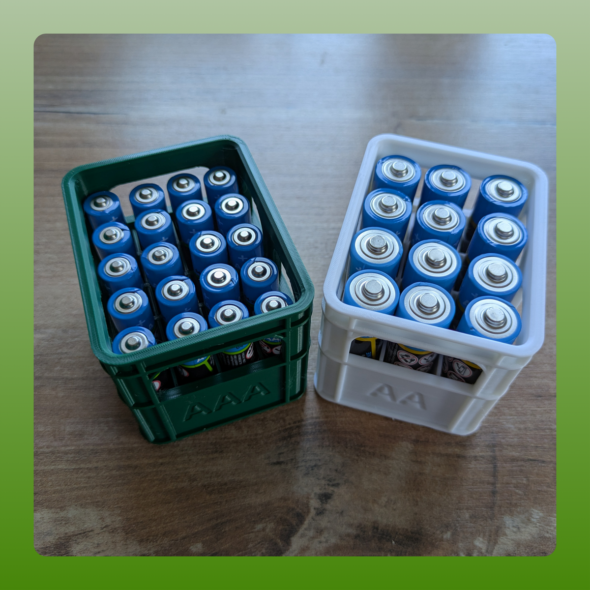 Stapelbare Batterieboxen für AA & AAA